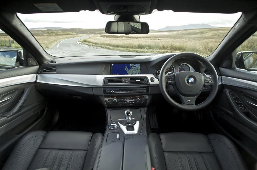 Торпедо BMW M5 2012 года  (UK) (фото 4 из 27)